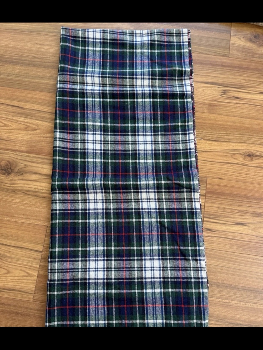 VTG Mackenzie Tartan Plaid Medium Weight Fabric Blend 2 Yards L X 62” w - Picture 5 of 9